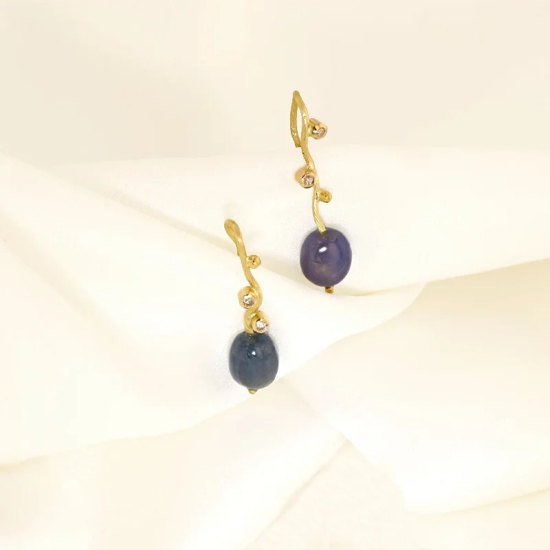 Women’s chunky gold earrings-Love Seafire 18K Gold Earrings w. Sapphire