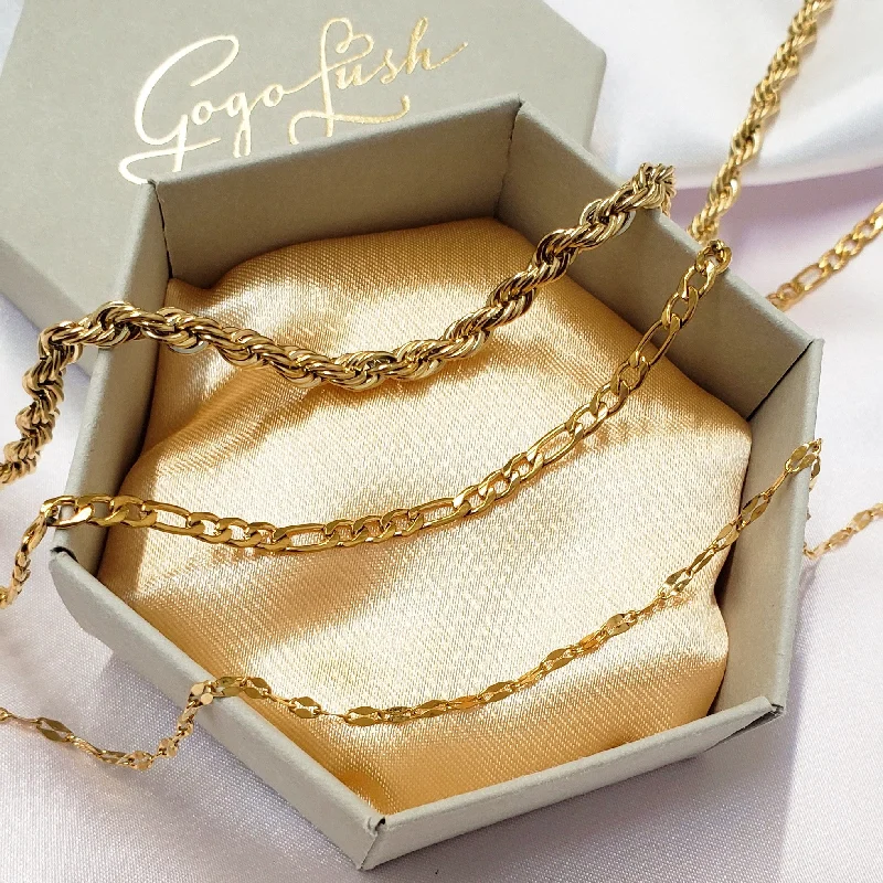 Women’s chunky necklaces-Gold Triple Layered Chain Set