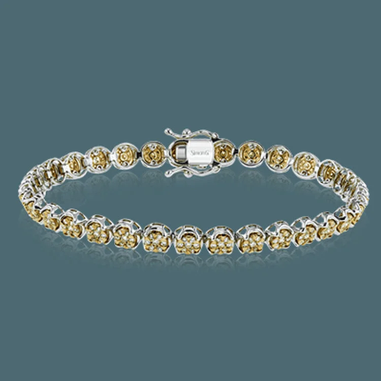 Women’s crystal bracelets-Simple yet dramatic, this white gold bracelet catches eyes with its 1.51 ctw of white diamonds