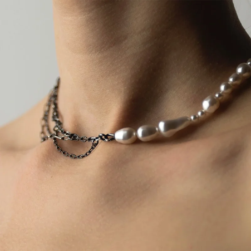 Women’s wedding anniversary necklaces-Pearl Drops choker