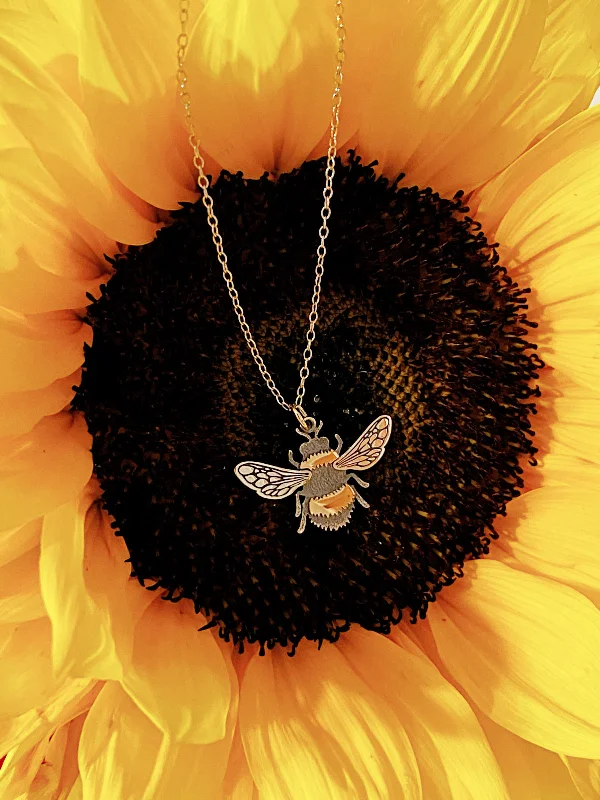 Women’s solitaire diamond necklaces-Detailed Bumblebee Necklace