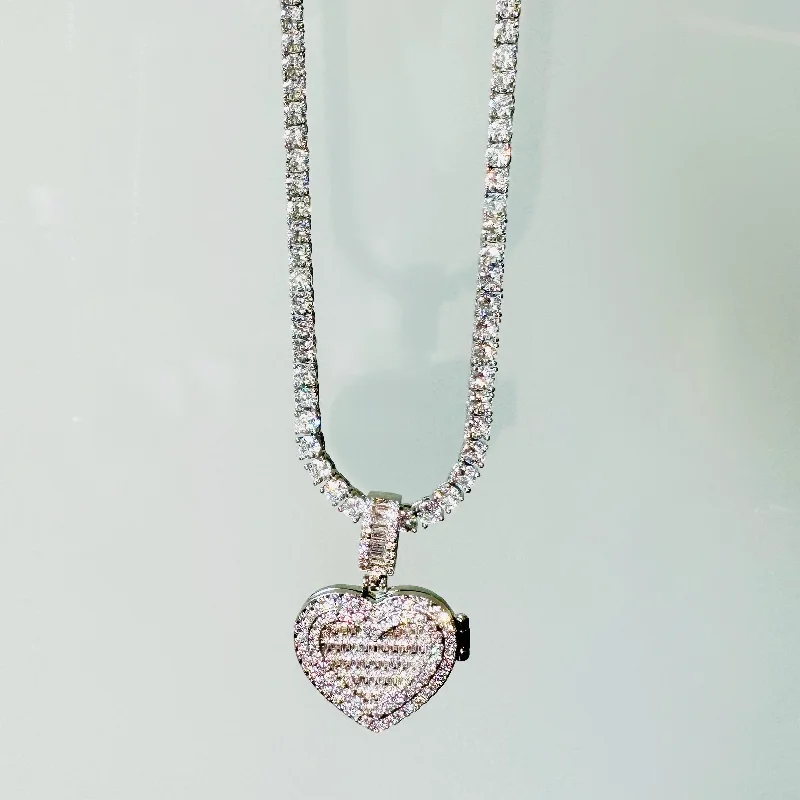 Women’s silver necklaces-Silver Icy Heart Picture Locket Necklace