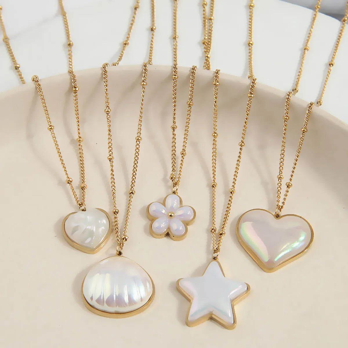 Women’s cocktail necklaces-Wholesale Sweet Star Heart Shape Titanium Steel Plating Inlay Shell Pendant Necklace