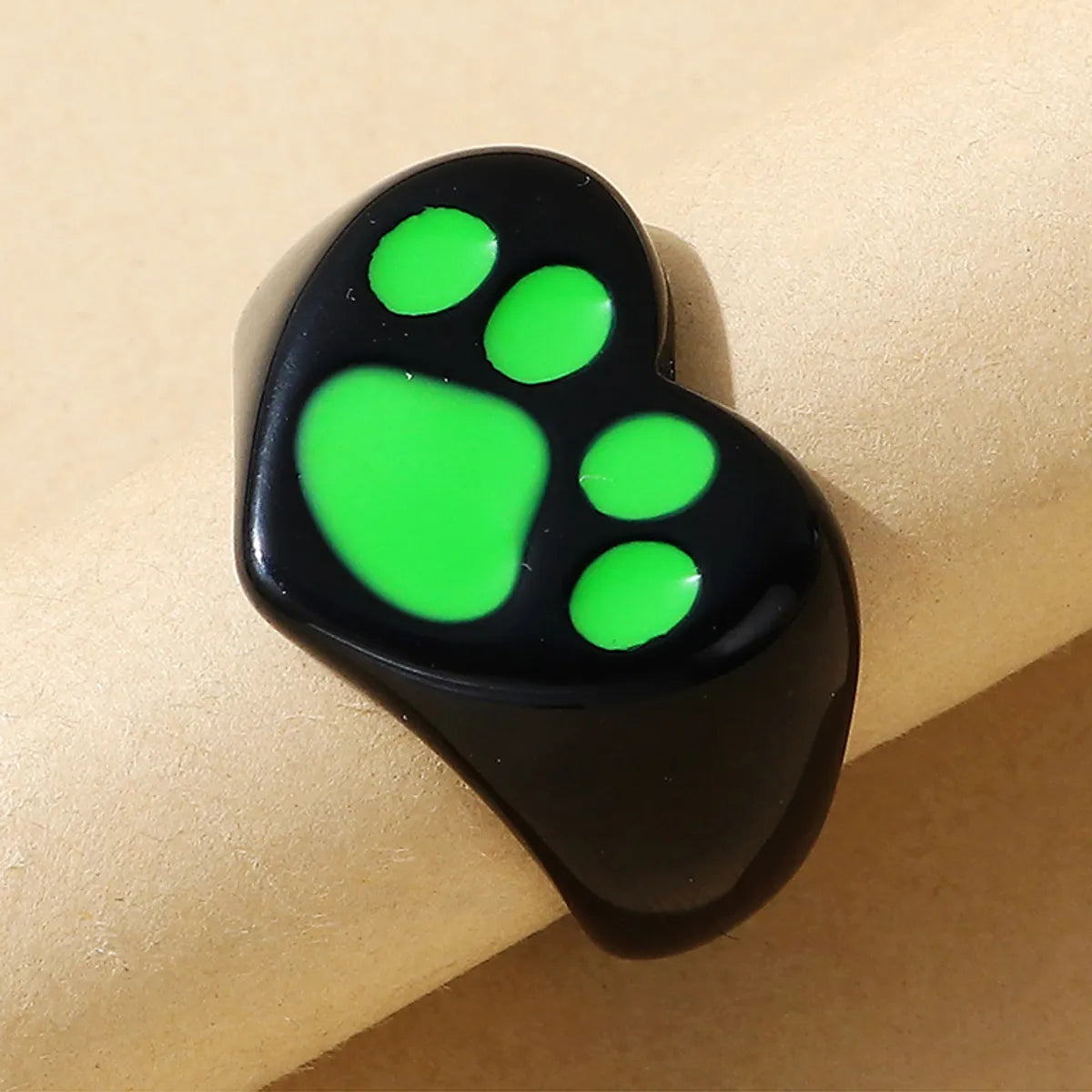 Women’s unique anniversary rings-Hip-Hop Unique Green Dog Paw Print Creative Resin Drip Ring