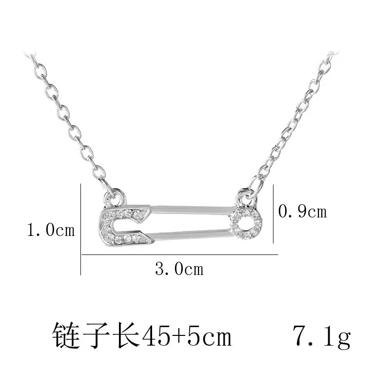 Women’s men’s chain necklaces-New Fashion Letter Uo Necklace Wild Hollow Diamond Pin Pendant Necklace Wholesale