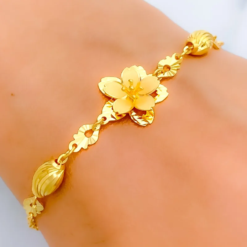 Women’s gold chain bracelets-Elegant Floral 22k Gold Bracelet