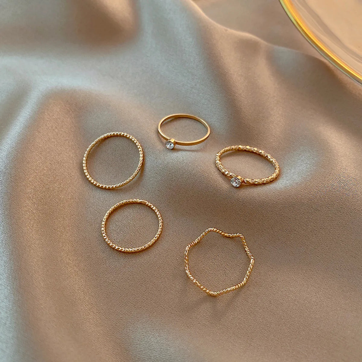 J178 Gold and White (Five-Piece Set)