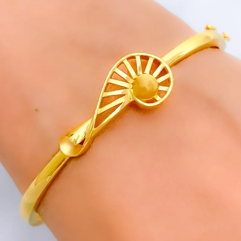 Women’s sparkly charm bracelets-Attractive Striped Paisley 22k Gold Bangle Bracelet