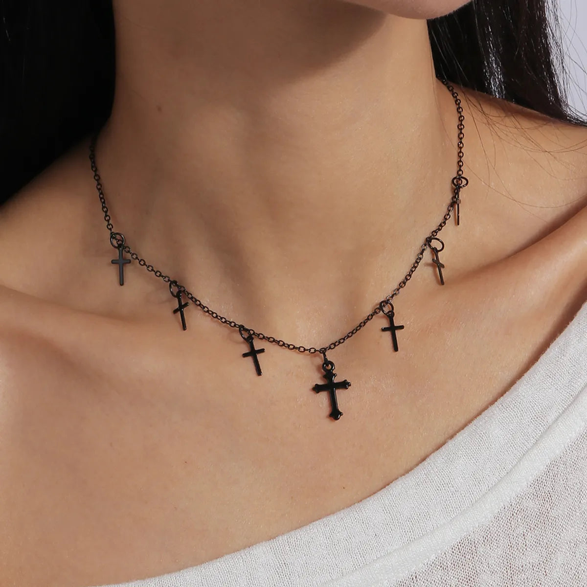 Women’s holiday necklaces-Simple Style Cross Alloy Plating Women's Necklace