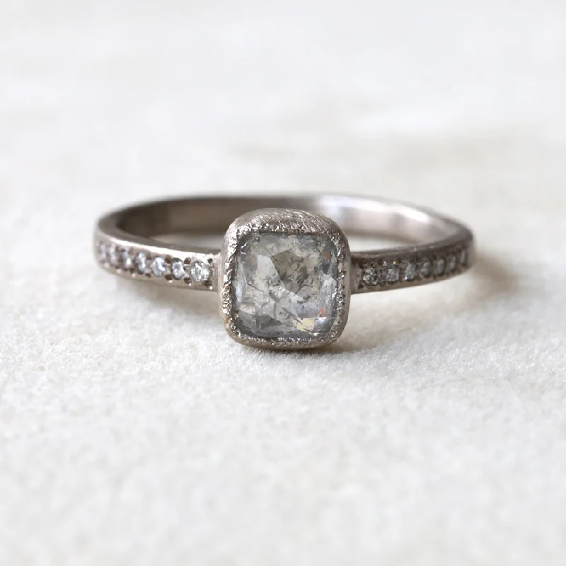 Women’s minimalist engagement rings-1.10ct grey diamond ring